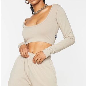 pretty little thing crop top